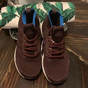 NWT Adidas Ultra Boost Maroon/ blue trim